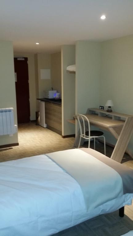 La Pause Hotel Évreux Szoba fotó