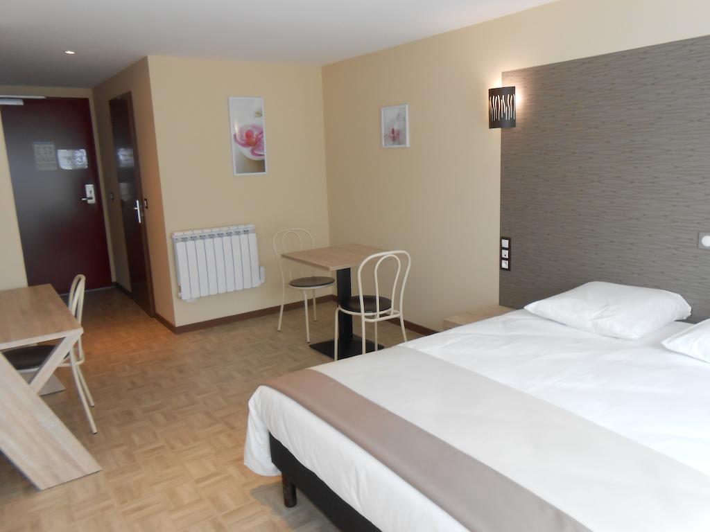 La Pause Hotel Évreux Szoba fotó