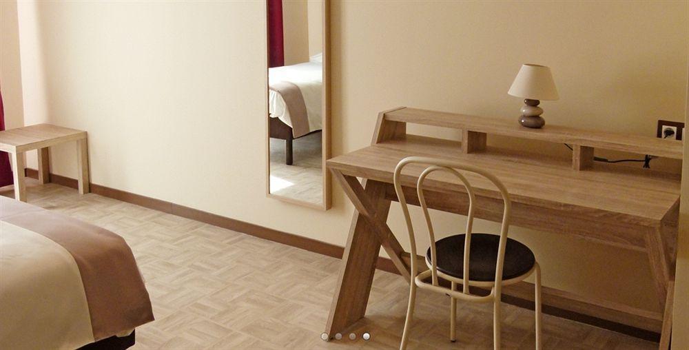 La Pause Hotel Évreux Kültér fotó