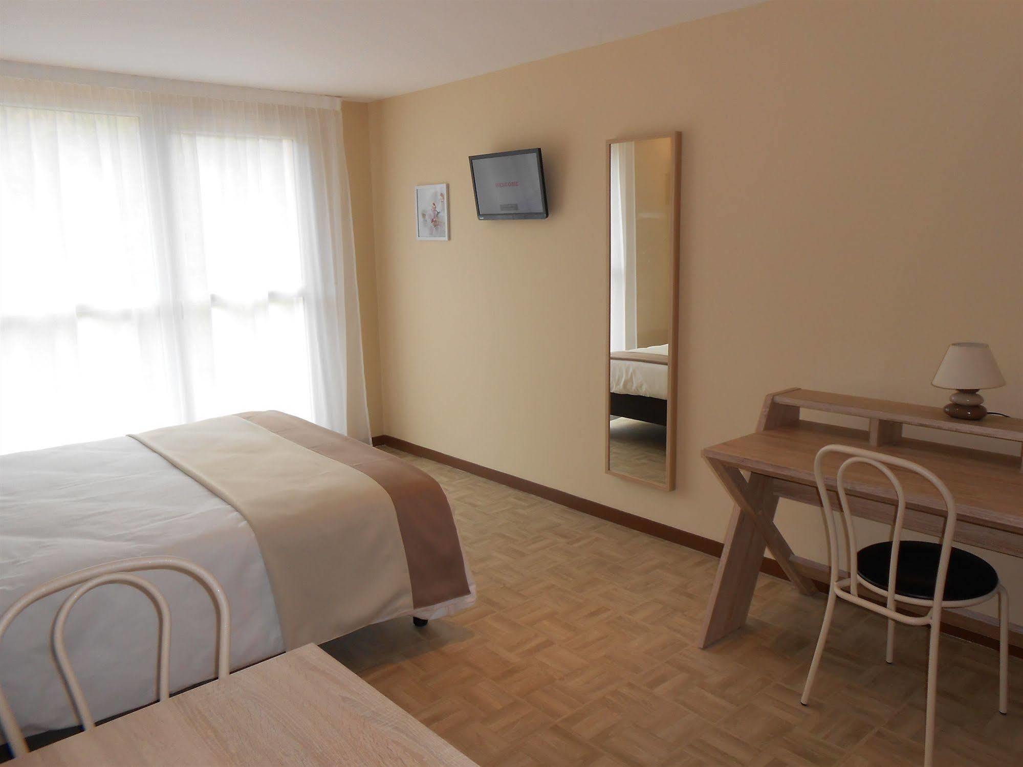 La Pause Hotel Évreux Kültér fotó