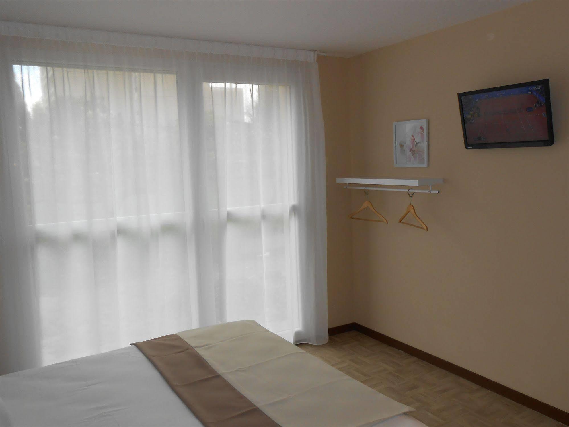 La Pause Hotel Évreux Kültér fotó
