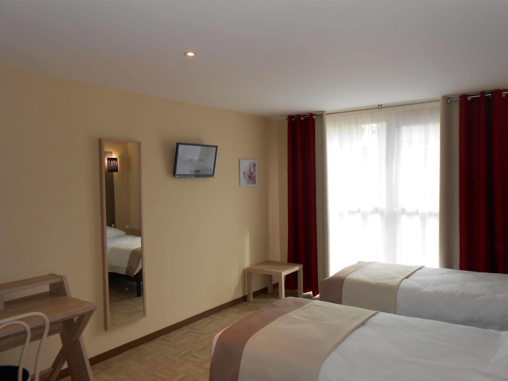 La Pause Hotel Évreux Kültér fotó
